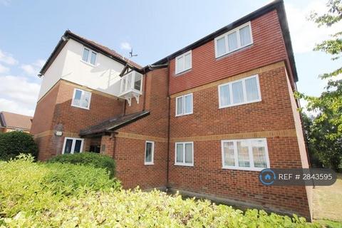 2 bedroom flat to rent, Ross Court, Edgware, HA8
