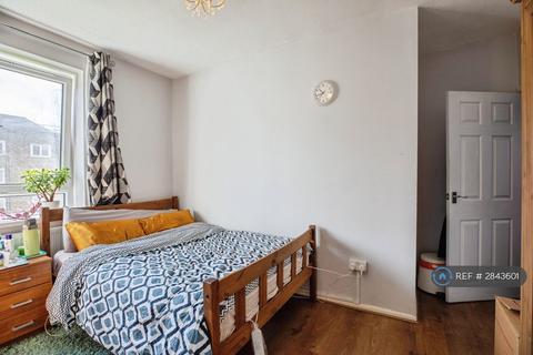 2 bedroom flat to rent, Stockwell Road, London, SW9