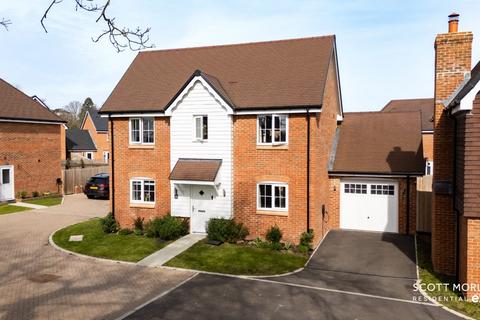 3 bedroom detached house for sale, Lance Levy Farm Close, Basingstoke RG27