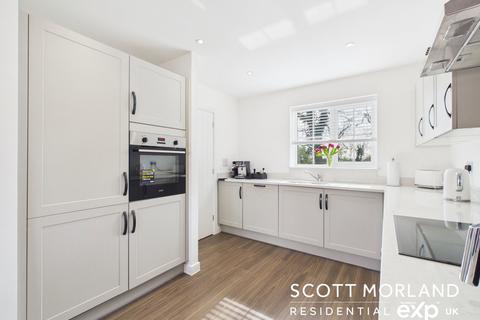 3 bedroom detached house for sale, Lance Levy Farm Close, Basingstoke RG27