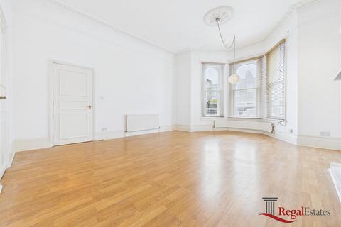 2 bedroom flat to rent, Uxbridge Road, London, W12 8LA