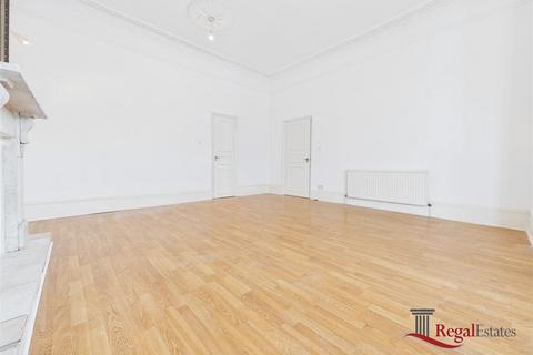 2 bedroom flat to rent, Uxbridge Road, London, W12 8LA