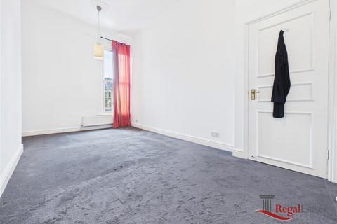 2 bedroom flat to rent, Uxbridge Road, London, W12 8LA