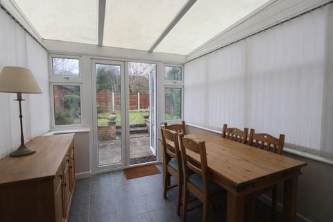 1 bedroom flat for sale, Faringdon Avenue, Romford, RM3