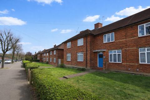 1 bedroom flat for sale, Faringdon Avenue, Romford, RM3