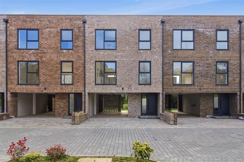 3 bedroom townhouse for sale, Blatchington Road, Seaford