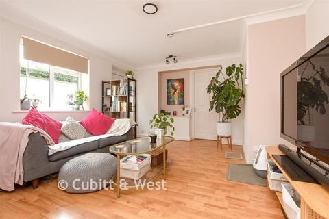 1 bedroom ground floor flat for sale, 39 Woodlands Road, Earlswood RH1