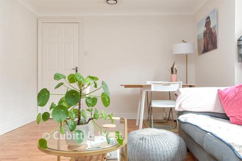 1 bedroom ground floor flat for sale, 39 Woodlands Road, Earlswood RH1