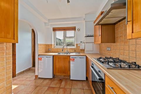 2 bedroom flat to rent, Dudley Road, Kew, Richmond TW9