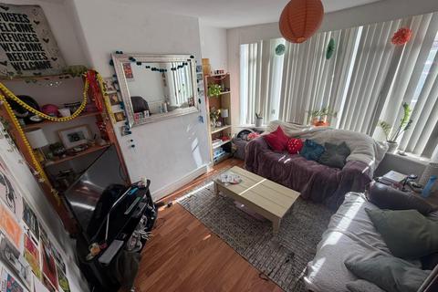 undefined, 8 Brentbridge Road