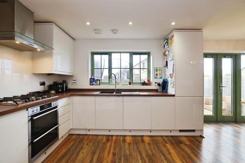 4 bedroom detached house for sale, Britannia Drive, Calne