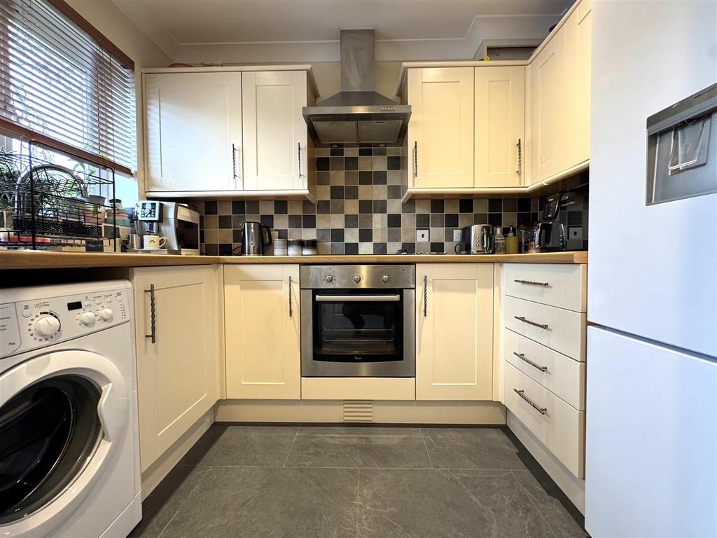 Kitchen pic 3.jpeg