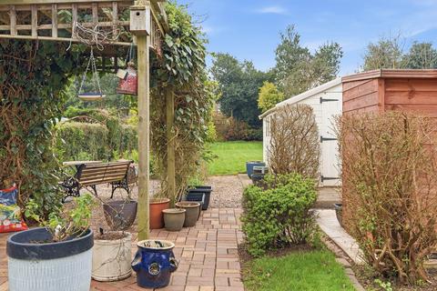 4 bedroom semi-detached house for sale, Magnet Lane, Rugby, CV22
