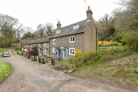 2 bedroom end of terrace house for sale, Carters Cottages, Redhill, Surrey