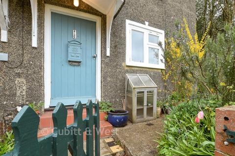 2 bedroom end of terrace house for sale, Carters Cottages, Redhill, Surrey