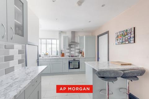 2 bedroom semi-detached house for sale, Bishop Hall Crescent, Bromsgrove, Worcestershire, B60
