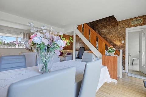4 bedroom house for sale, Stoneleigh Avenue, Enfield