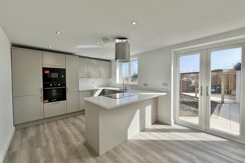 4 bedroom bungalow for sale, Holts Lane, Poulton-Le-Fylde FY6