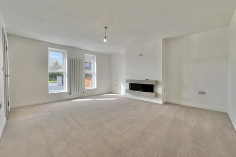 4 bedroom bungalow for sale, Holts Lane, Poulton-Le-Fylde FY6