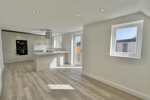 4 bedroom bungalow for sale, Holts Lane, Poulton-Le-Fylde FY6
