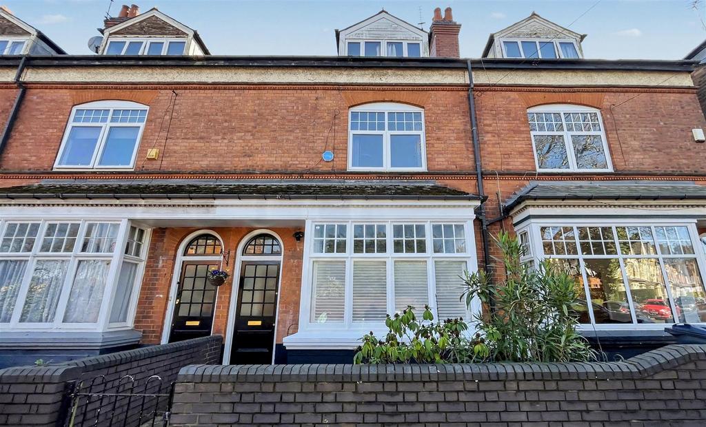 5 bedroom terraced house for sale