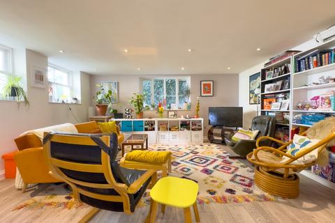 undefined, Fountain Close, Woolwich, London, SE18 6XL