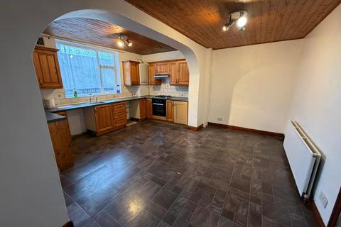 3 bedroom terraced house to rent, Seymour Street, Manchester, M18