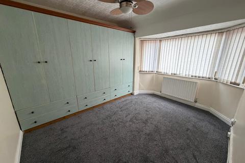 3 bedroom terraced house to rent, Seymour Street, Manchester, M18