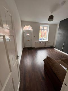 3 bedroom terraced house to rent, Garston Street, Bury BL9