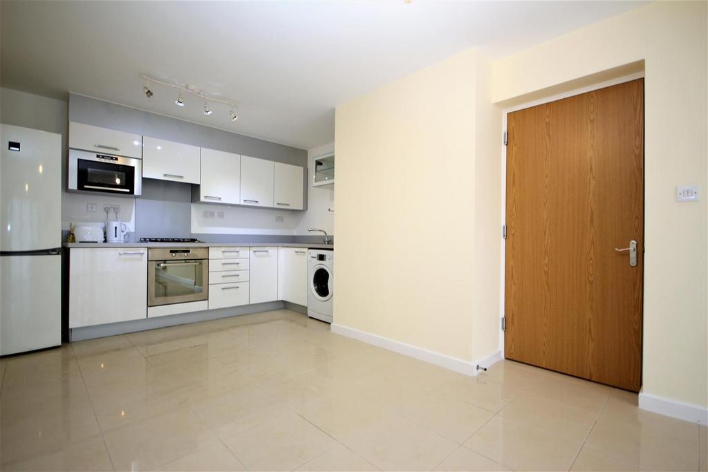 Lounge kitchen.JPG
