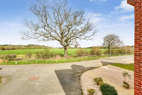 undefined, Blacksmith Way, Woodford Halse NN11