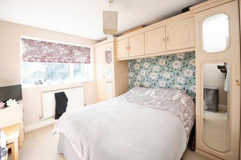 2 bedroom flat for sale, Chaplaincy Gardens, The Stuarts, Hornchurch, Essex, RM11