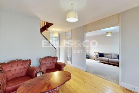 undefined, Willowbrook Road, Southall, UB2