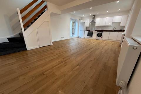 2 bedroom semi-detached house to rent, Cowl Street , Shepton Mallet ,