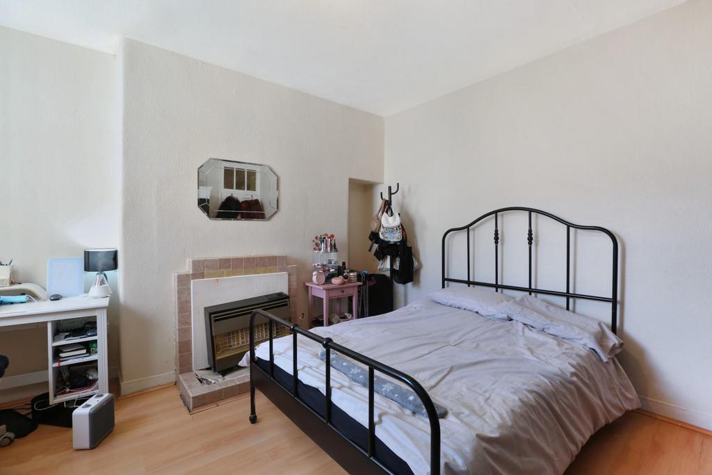Bedroom, fireplace