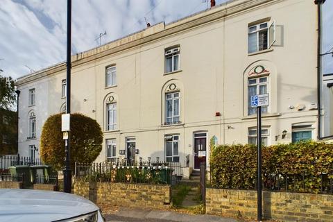 Studio to rent, Henstead Road, Southampton, Hampshire