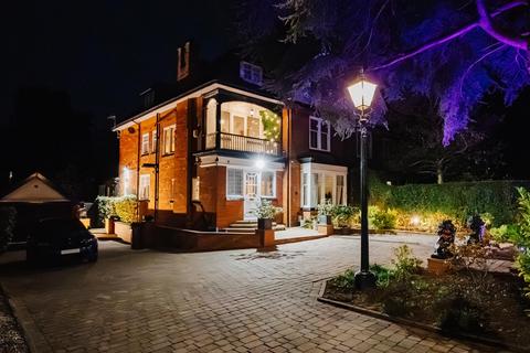 6 bedroom semi-detached house for sale, Ferriby Road, Hessle HU13