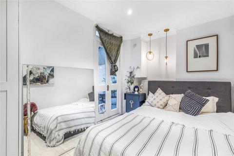 2 bedroom flat to rent, Cumberland Street, London SW1V