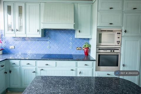 3 bedroom penthouse to rent, Old Brompton Road, London, SW3