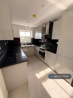 2 bedroom flat to rent, Frith Hill Road, Godalming, GU7