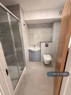 2 bedroom flat to rent, Frith Hill Road, Godalming, GU7