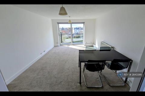 2 bedroom flat to rent, Martin Close, Uxbridge, UB10