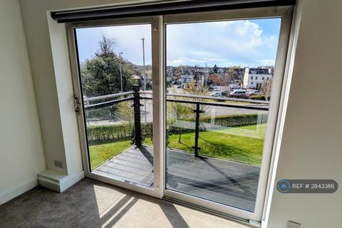 2 bedroom flat to rent, Martin Close, Uxbridge, UB10