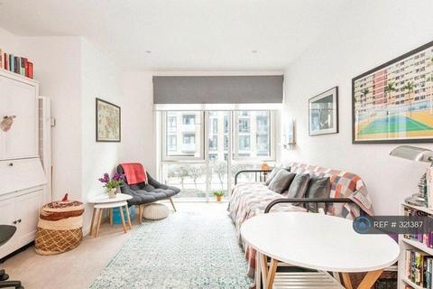 Studio to rent, Juniper Drive, London, SW18