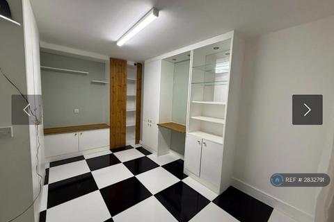 3 bedroom end of terrace house to rent, Greenfield Place, Hayes, UB3