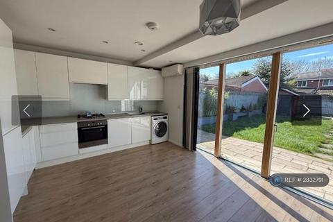 3 bedroom end of terrace house to rent, Greenfield Place, Hayes, UB3