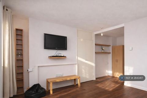 Studio to rent, London, London, E14