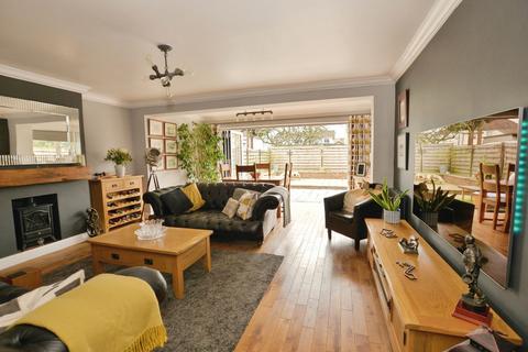3 bedroom end of terrace house for sale, Swallowfield, Ashford, TN24 0