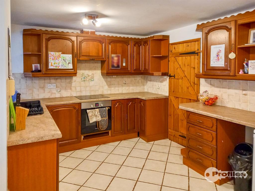 Kitchen x1.jpg