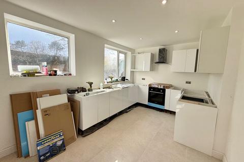 3 bedroom semi-detached house to rent, Meriton Road, Wilmslow, SK9